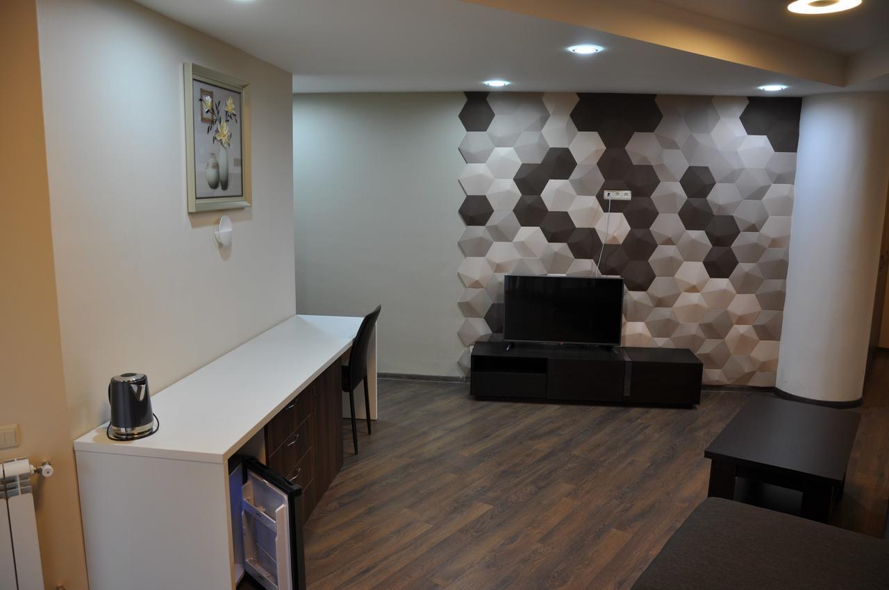 All Seasons Hotel On Freedom Square Tbilisi ภายนอก รูปภาพ